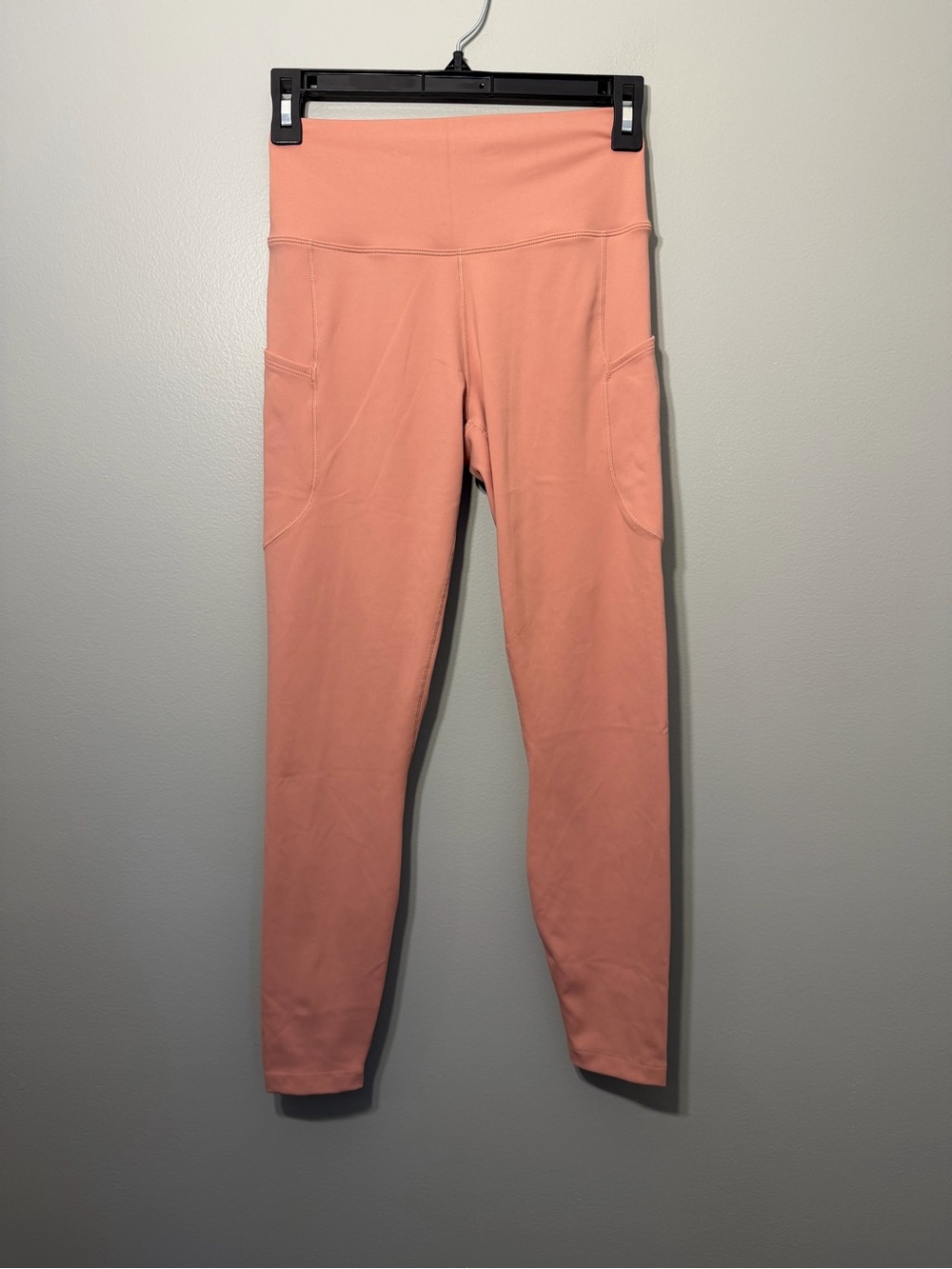Nike Peach High-Waist Leggings with Side Pockets